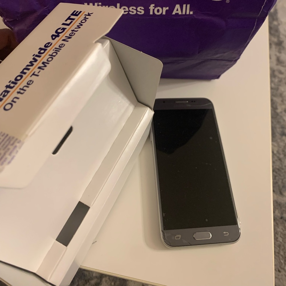 Samsung Galaxy J3 Prime 16G In Box USED CONDITION MetroPCS cell smart phone